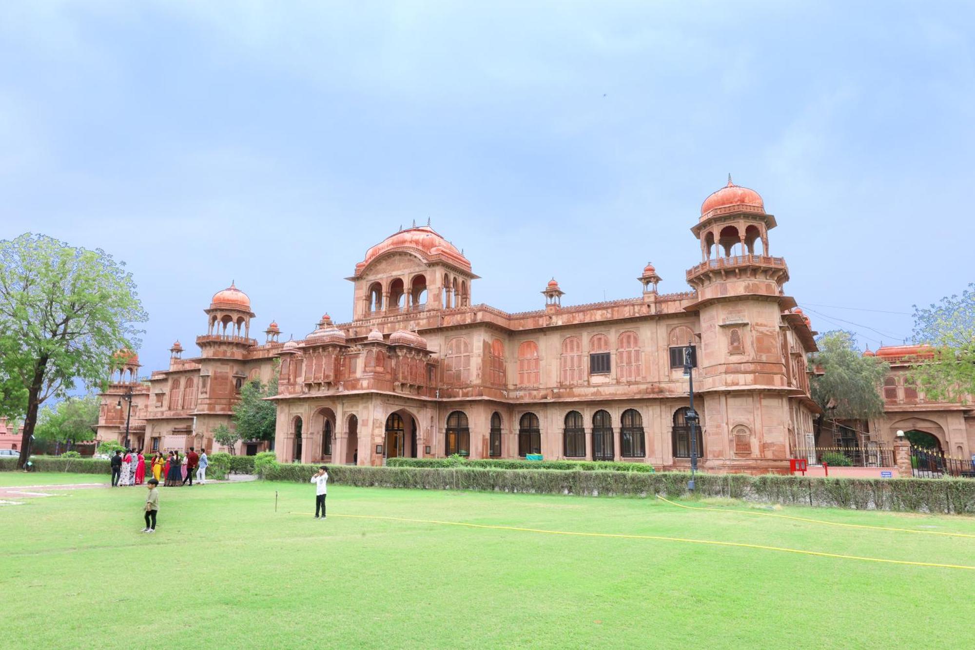 The Lallgarh Palace - A Heritage Hotel Bikaner Exterior photo